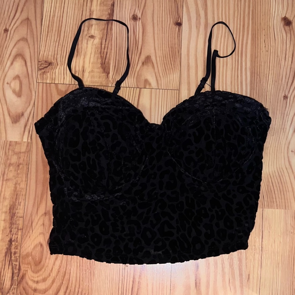 Black cheetah print tank top